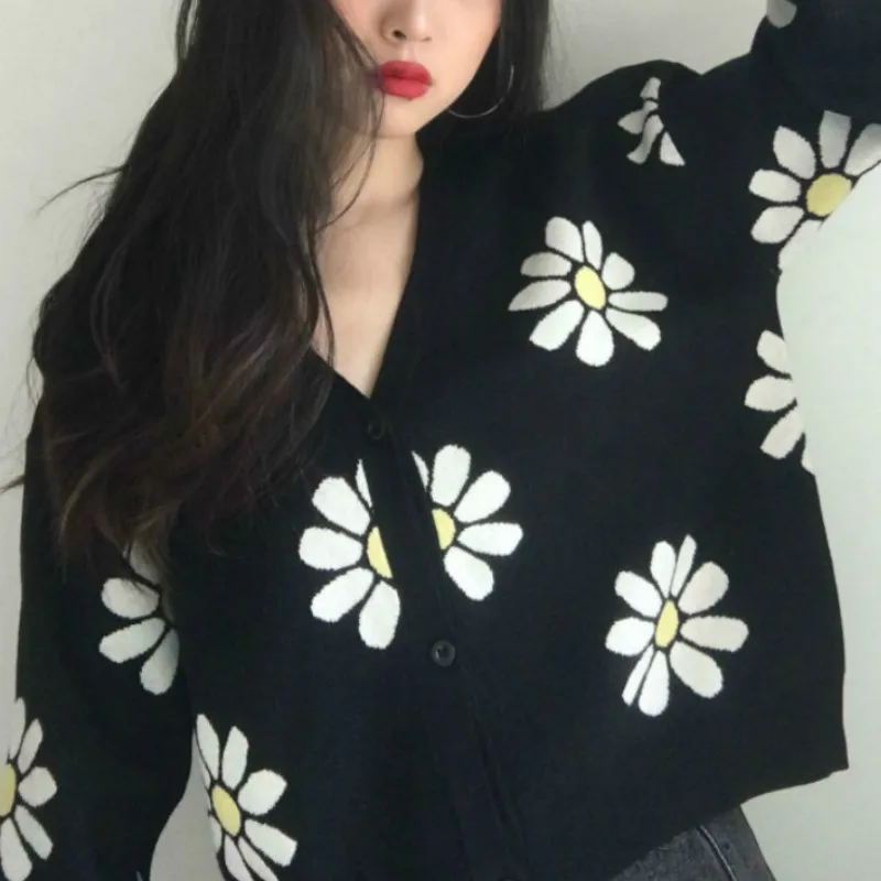 Oneimirry Black Daisy Short Sweater Woman Autumn Knit Cardigans Button Flower Long Sleeve V Neck Tops 90s Korean Womens Clothes
Oneimirry Black Daisy Short Sweater Woman Autumn Knit Cardigans Button Flower Long Sleeve V Neck Tops 90s Korean Womens Clothes