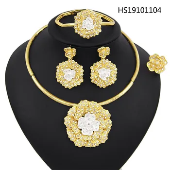Yulaili 2019 Luxury Dubai Gold Jewelry Sets White Crystal Zircon Flower Necklace Earrings Bracelet Ring Wedding Bridal Jewellery
Yulaili 2019 Luxury Dubai Gold Jewelry Sets White Crystal Zircon Flower Necklace Earrings Bracelet Ring Wedding Bridal Jewellery