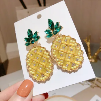 Women Earrings Rhinestone Pineapple Fruit Cute Drop Earrings for Girl Fashion Jewelry Accessories Wholesale
Women Earrings Rhinestone Pineapple Fruit Cute Drop Earrings for Girl Fashion Jewelry Accessories Wholesale