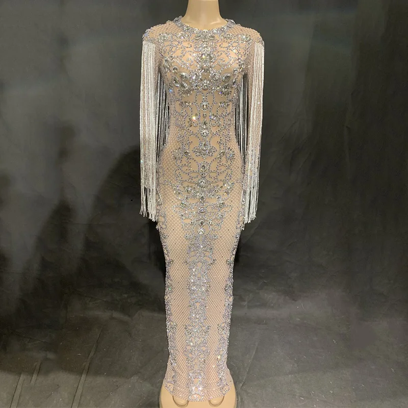 Фото Сетчатое прозрачное длинное платье с блестящими кристаллами и бахромой Вечерние