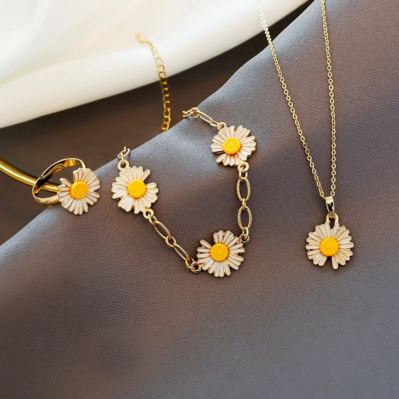 Bridal Flower Gift Daisy Flower Pendant \u2022 Sterling Silver Flower Pendant \u2022 Daisy Necklace \u2022 Daisy Jewellery