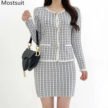 2020 Spring Autumn Knitted Plaid Vintage 2 Piece Skirt Suits Sets Women Long Sleeve Cardigan + Mini Pencil Skirt Korean Suits
2020 Spring Autumn Knitted Plaid Vintage 2 Piece Skirt Suits Sets Women Long Sleeve Cardigan + Mini Pencil Skirt Korean Suits