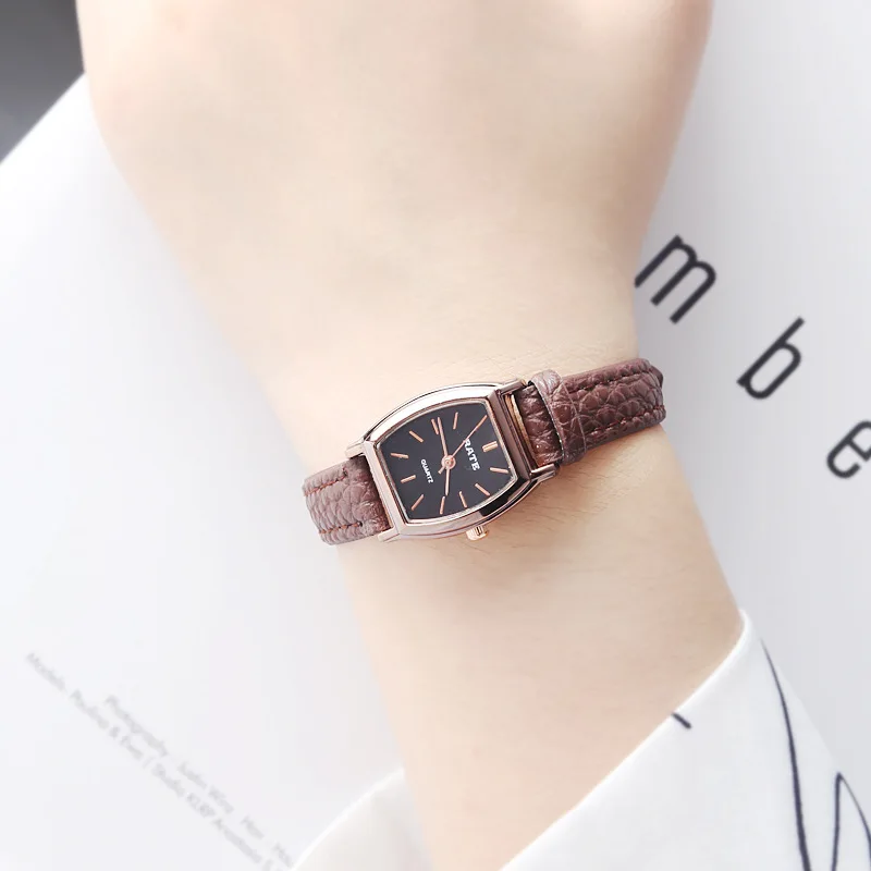 Watch women brand women genuine belt delicate and elegant small dial with Korea retro mini quartz watch
Watch women brand women genuine belt delicate and elegant small dial with Korea retro mini quartz watch