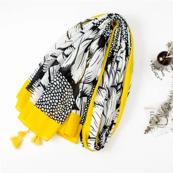 2020 Luxury Brand New Style Fashion Headscarf Cotton Linen Winter Scarf Women's Versatile Silk Scarves Printed Shawl blanket
2020 Luxury Brand New Style Fashion Headscarf Cotton Linen Winter Scarf Women's Versatile Silk Scarves Printed Shawl blanket