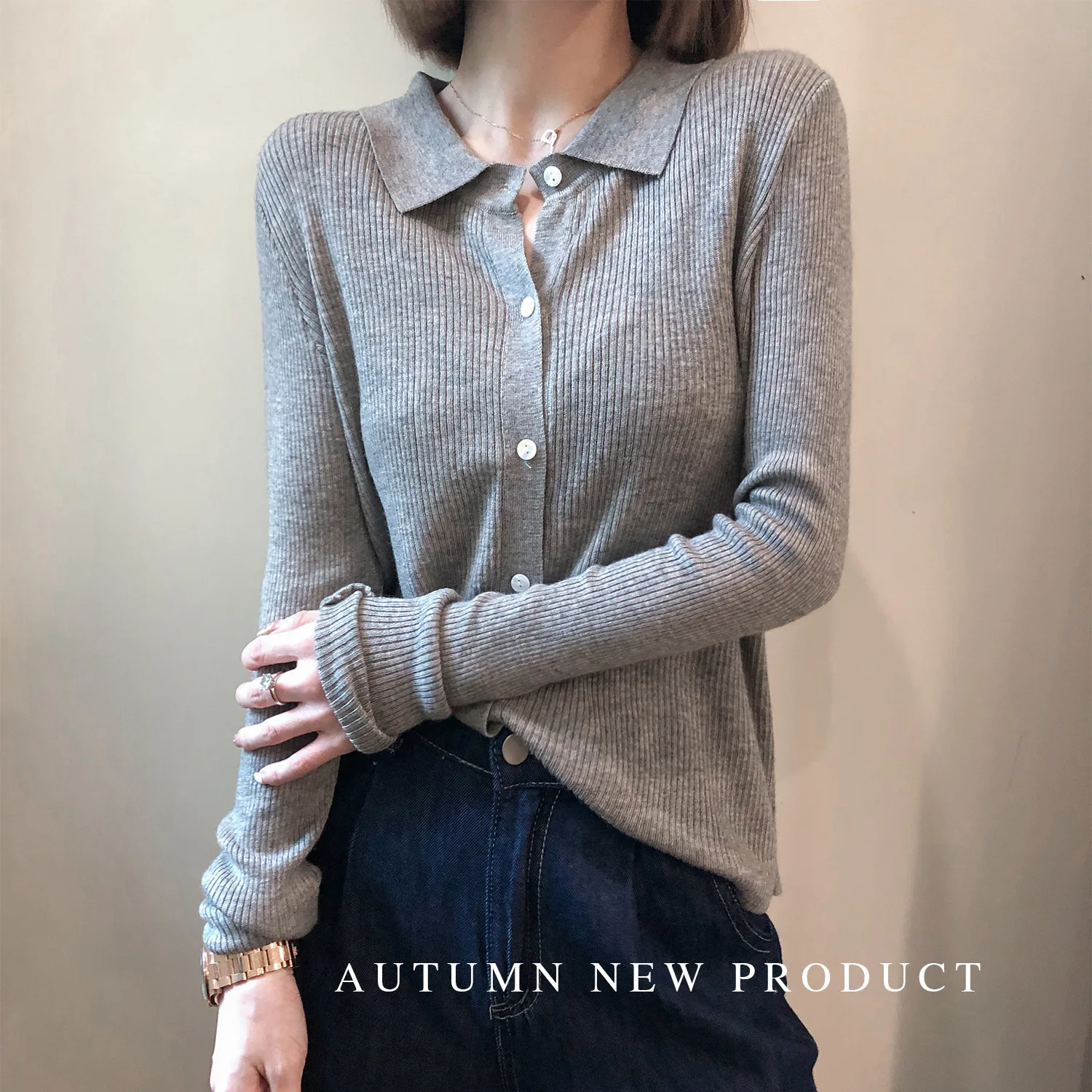 2020 Autumn New Korean Style Cute Collar Slim Knitted Sweaters Women Solid Color Long Sleeve Cardigan Knitwear 
2020 Autumn New Korean Style Cute Collar Slim Knitted Sweaters Women Solid Color Long Sleeve Cardigan Knitwear