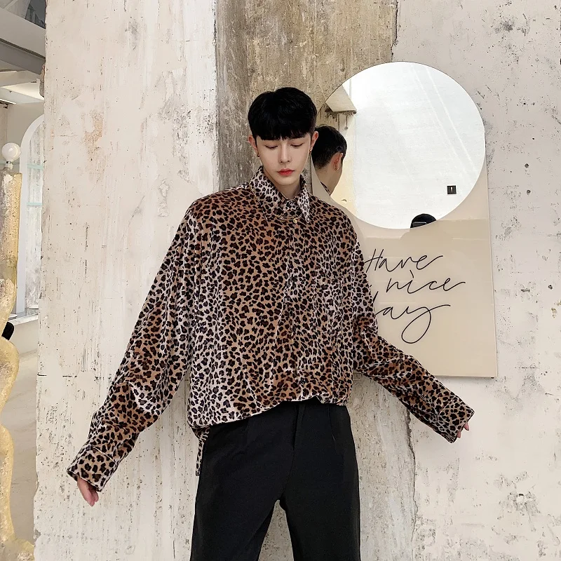 Men Autumn Vintage Leopard Loose Casual Long Sleeve Velvet Shirt Male Women Streetwear Hip Hop Shirts Couple Clothes 
Men Autumn Vintage Leopard Loose Casual Long Sleeve Velvet Shirt Male Women Streetwear Hip Hop Shirts Couple Clothes