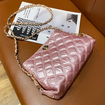 Winter Fashion Quilted Shoulder Bag For Women 2020 Trend High Quality Branded Small Handbags With Chain Designer Crossbody Bag
Winter Fashion Quilted Shoulder Bag For Women 2020 Trend High Quality Branded Small Handbags With Chain Designer Crossbody Bag