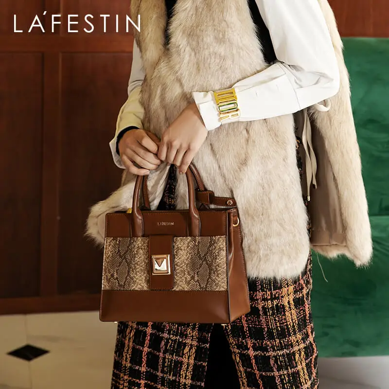 LAFESTIN 2019 new luxury snake pattern design women bag large capacity handbag fashion shoulder messenger bag
LAFESTIN 2019 new luxury snake pattern design women bag large capacity handbag fashion shoulder messenger bag