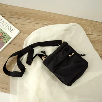 Niche Oxford Waterproof Small Square Bag Simple Messenger One-shoulder Envelope Handbag Designer Bags Famous Brand Women Bags
Niche Oxford Waterproof Small Square Bag Simple Messenger One-shoulder Envelope Handbag Designer Bags Famous Brand Women Bags