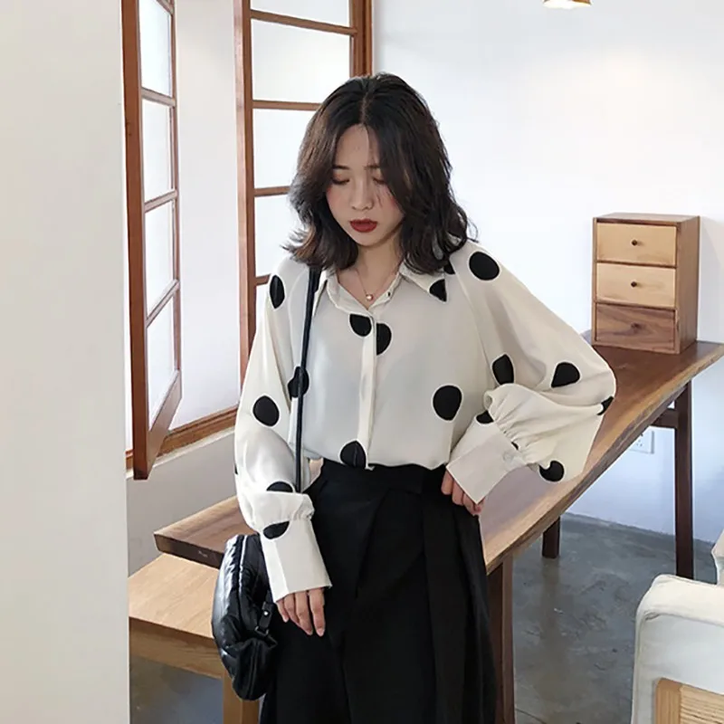 2019 Women's Elegant New Summer Fashion Design Dot Print Turn-down Collar Casual Loose Long Sleeve Button Up Chiffon Blouse*
2019 Women's Elegant New Summer Fashion Design Dot Print Turn-down Collar Casual Loose Long Sleeve Button Up Chiffon Blouse*