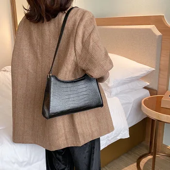 New Retro Baguette Shape Bag High-quality Women Leather Handbag Female Small Underarm Bags Fashion Mini Shoulder Bag Bella HW675
New Retro Baguette Shape Bag High-quality Women Leather Handbag Female Small Underarm Bags Fashion Mini Shoulder Bag Bella HW675
