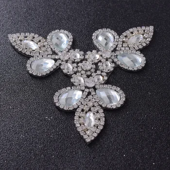 10pcs/lot 11cm hot fix Rhinestone glass sewing appliques flower patches for bridal Dress Skirt wedding Iron on crystal Accessory
10pcs/lot 11cm hot fix Rhinestone glass sewing appliques flower patches for bridal Dress Skirt wedding Iron on crystal Accessory