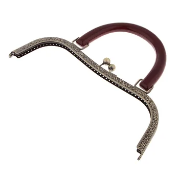 Classic Kiss Clasp Lock Purse Frame With Wooden Handle Bag Making Accessories 
Classic Kiss Clasp Lock Purse Frame With Wooden Handle Bag Making Accessories