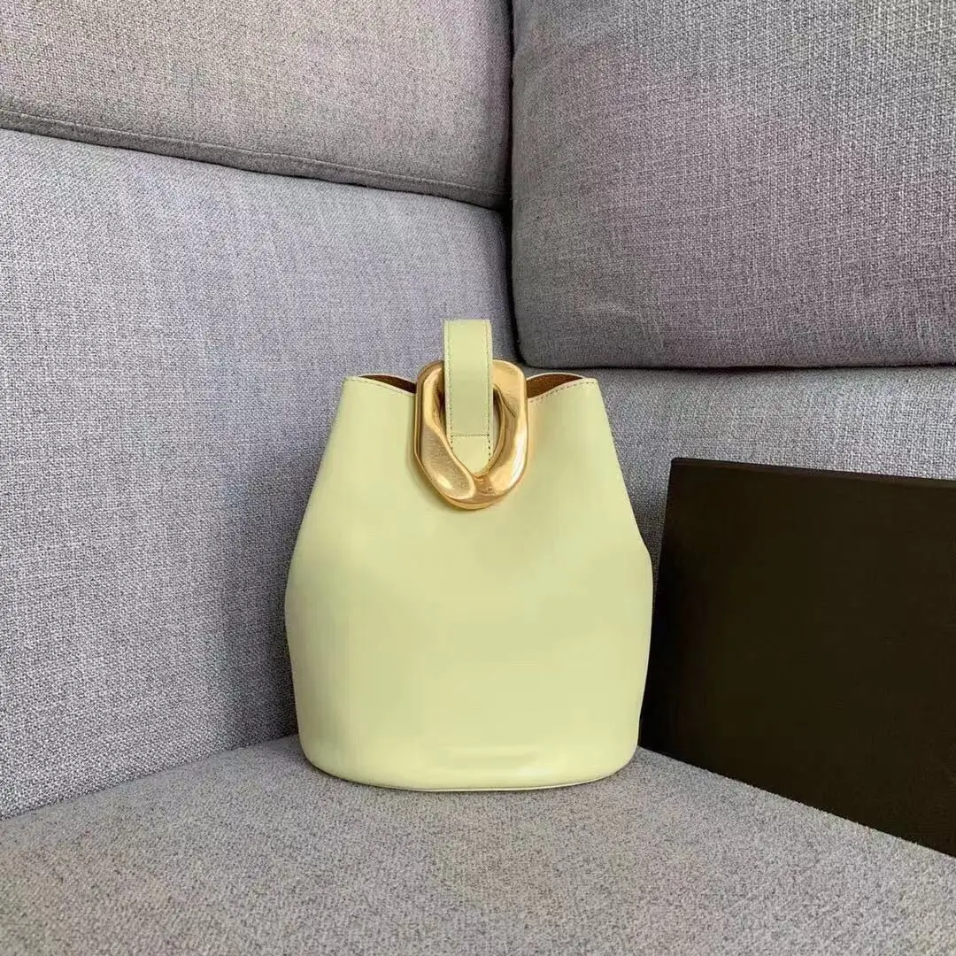 2019 New Style Retro Metal Buckle Genuine Leather Bucket Bag Shoulder Women's Oblique Bag Versatile Handbag Dorpbags
2019 New Style Retro Metal Buckle Genuine Leather Bucket Bag Shoulder Women's Oblique Bag Versatile Handbag Dorpbags
