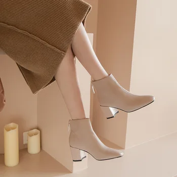 female short boots with leather boots Martin thick with short cone round head female boots boots bare cowhide boots
female short boots with leather boots Martin thick with short cone round head female boots boots bare cowhide boots