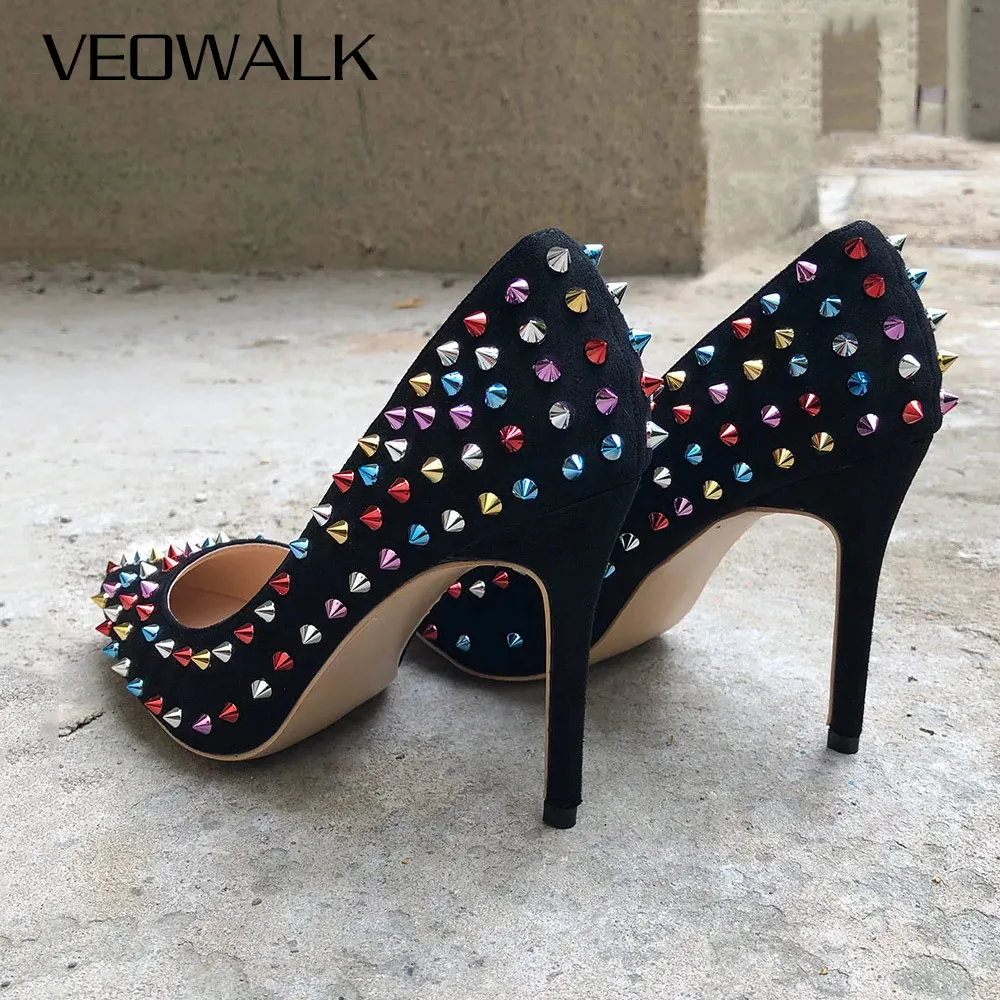 Женские туфли-лодочки Veowalk, привлекательные туфли из флока на тонкой шпильке 12 см, с заклепками и острым носком, модные женские замшевые туфли для свадьбы Вечерние
Женские туфли-лодочки Veowalk, привлекательные туфли из флока на тонкой шпильке 12 см, с заклепками и острым носком, модные женские замшевые туфли для свадьбы Вечерние