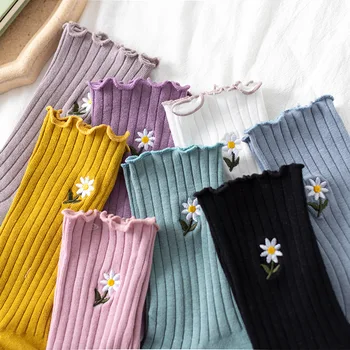 Streetwear Little daisies Embroider Cute Socks Women Japanese Korean Harajuku Style Kawaii Socks Autumn Winter for Ladies Носки 
Streetwear Little daisies Embroider Cute Socks Women Japanese Korean Harajuku Style Kawaii Socks Autumn Winter for Ladies Носки