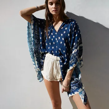 Bat Sleeve Long Sleeve Stitching Loose V-neck 2020 Summer New Top Printed Women's Beach Sun Protection Cover Chiffon Blouses
Bat Sleeve Long Sleeve Stitching Loose V-neck 2020 Summer New Top Printed Women's Beach Sun Protection Cover Chiffon Blouses