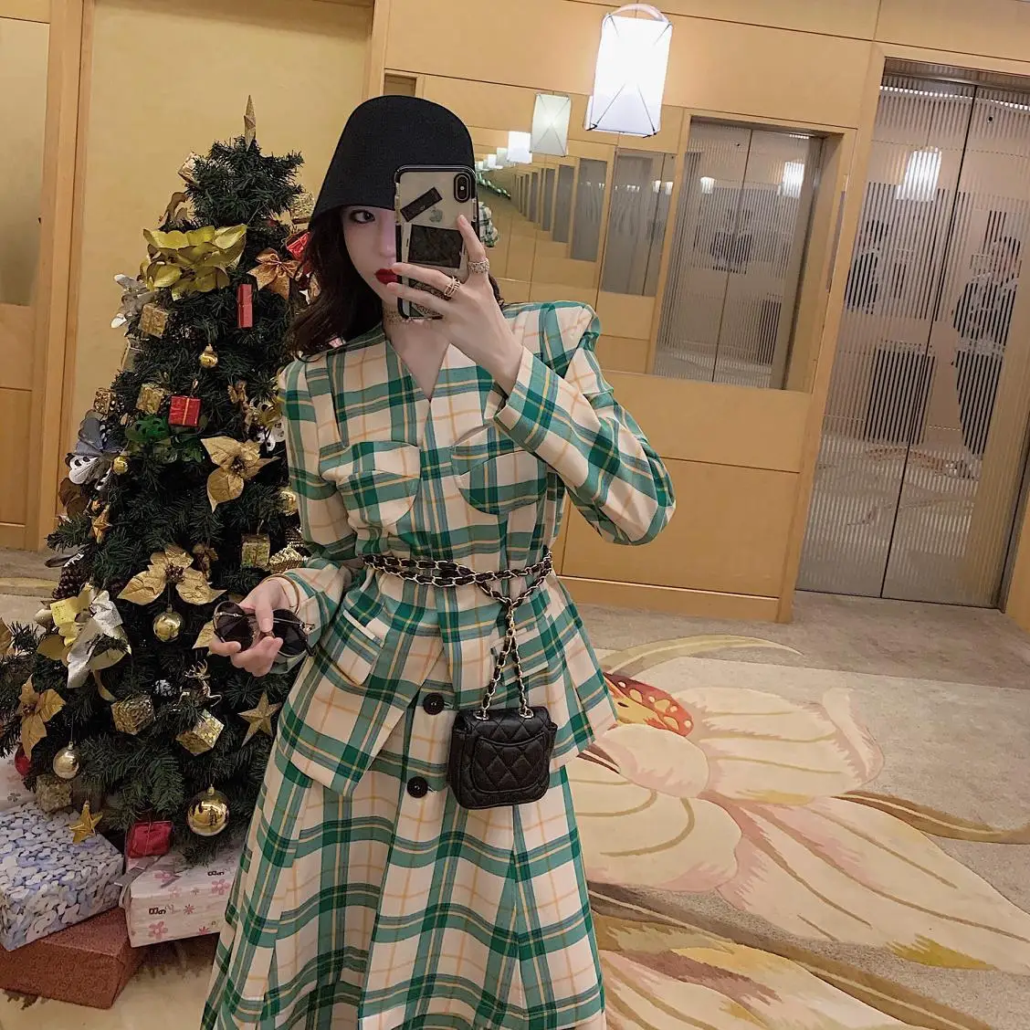Spring Autumn New Women's Green Plaid Suit Jacket Split a-Line Skirt Sashion Temperament Two-Piece Suit Set
Spring Autumn New Women's Green Plaid Suit Jacket Split a-Line Skirt Sashion Temperament Two-Piece Suit Set