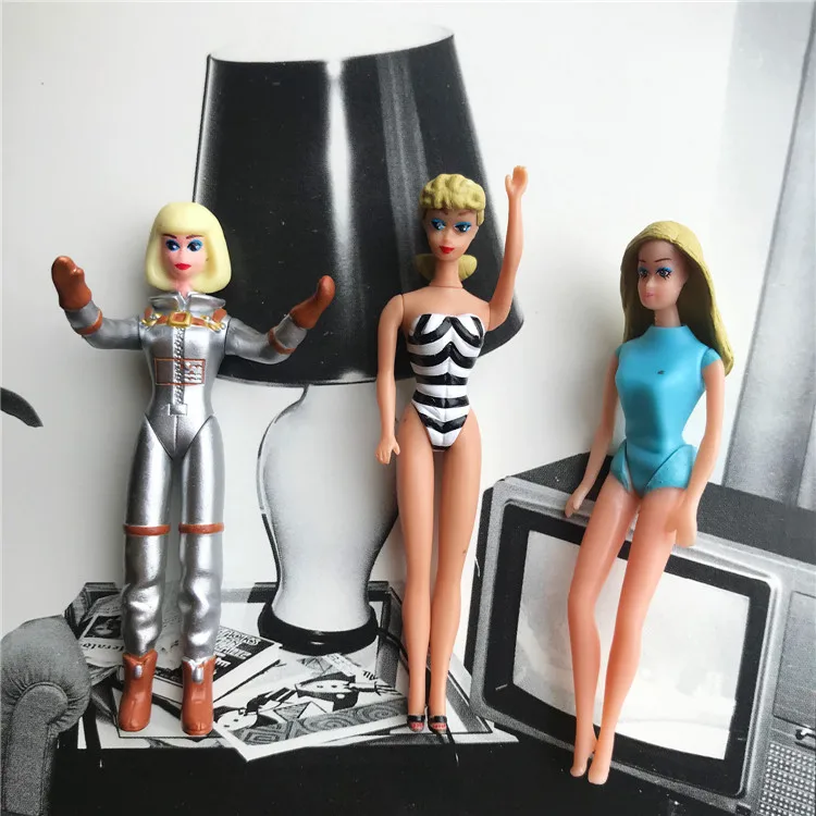 A Nostalgic Reproduction of Barbies Barbies doll anime figures model toys My Favorite Career handled by astronauts
A Nostalgic Reproduction of Barbies Barbies doll anime figures model toys My Favorite Career handled by astronauts