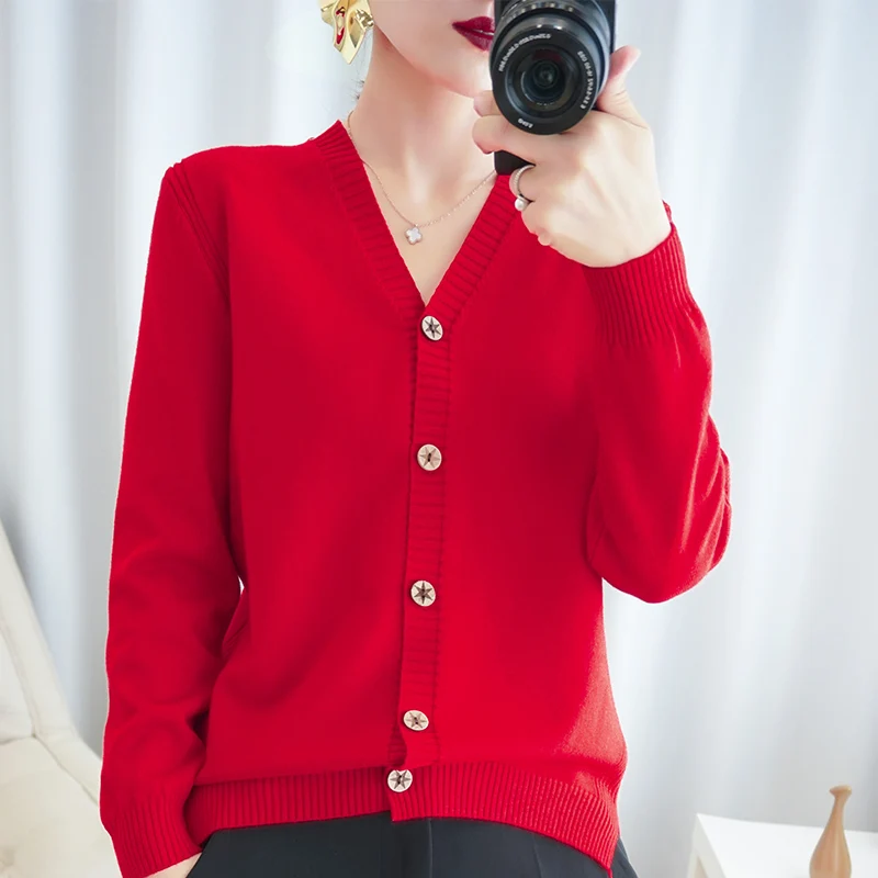 Spring and autumn knitting cardigan women loose lazy wind short wool outside take early autumn hundred net red sweater jacket
Spring and autumn knitting cardigan women loose lazy wind short wool outside take early autumn hundred net red sweater jacket