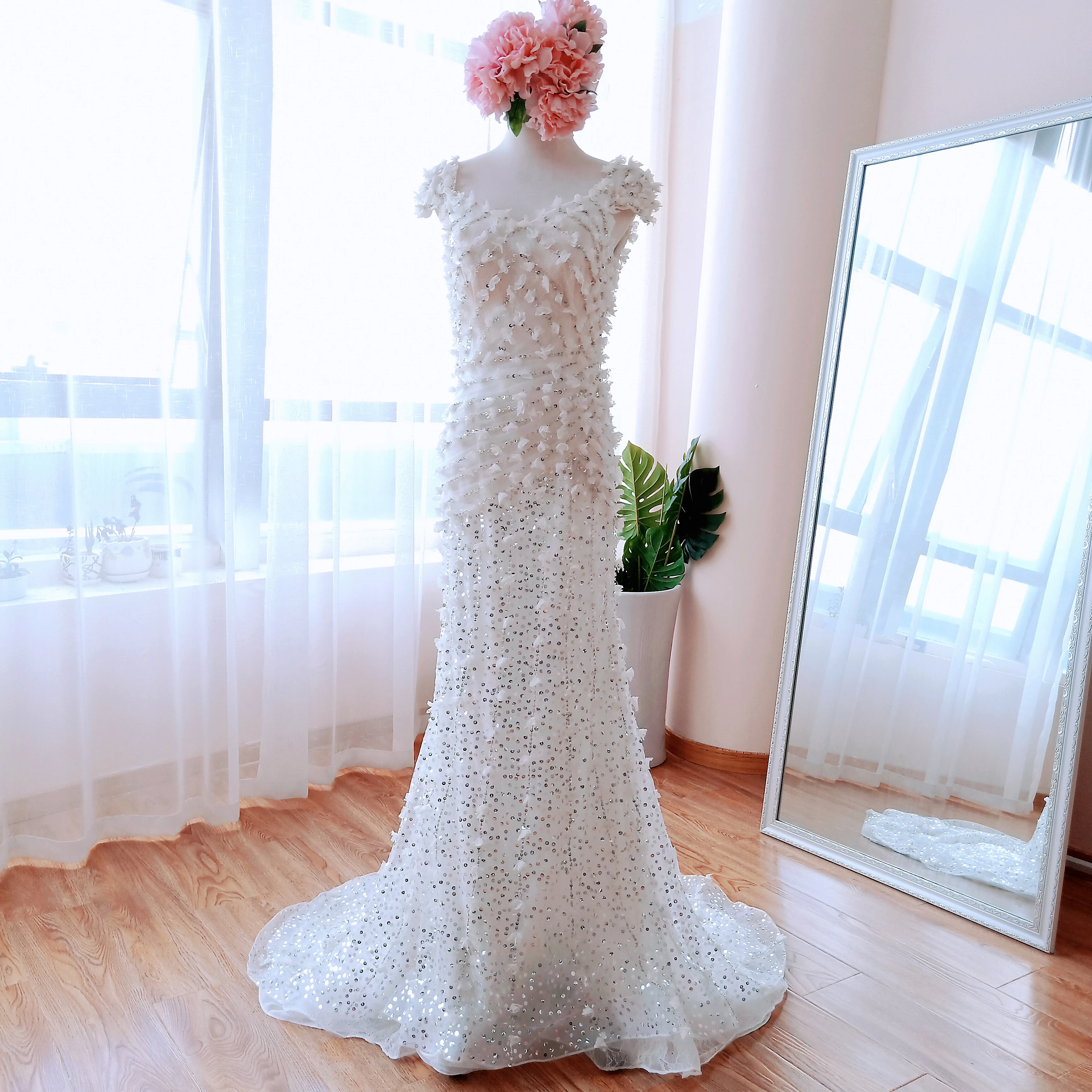 Luxury Wedding Dresses Mermaid V Back Beading And Sequins Ivory Wedding Bridal Dresses Vestido Noiva DQG985
Luxury Wedding Dresses Mermaid V Back Beading And Sequins Ivory Wedding Bridal Dresses Vestido Noiva DQG985