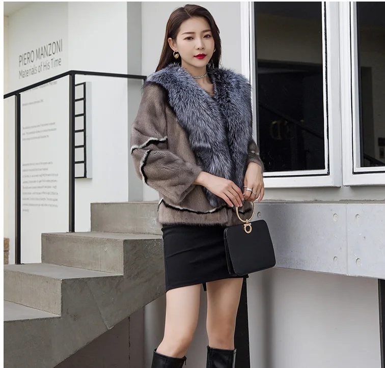 New Arrive Winter Women Fur Coat Mink Fur Jacket Natural Color Full Pelt Short Style Three Colors And Three Size 
New Arrive Winter Women Fur Coat Mink Fur Jacket Natural Color Full Pelt Short Style Three Colors And Three Size