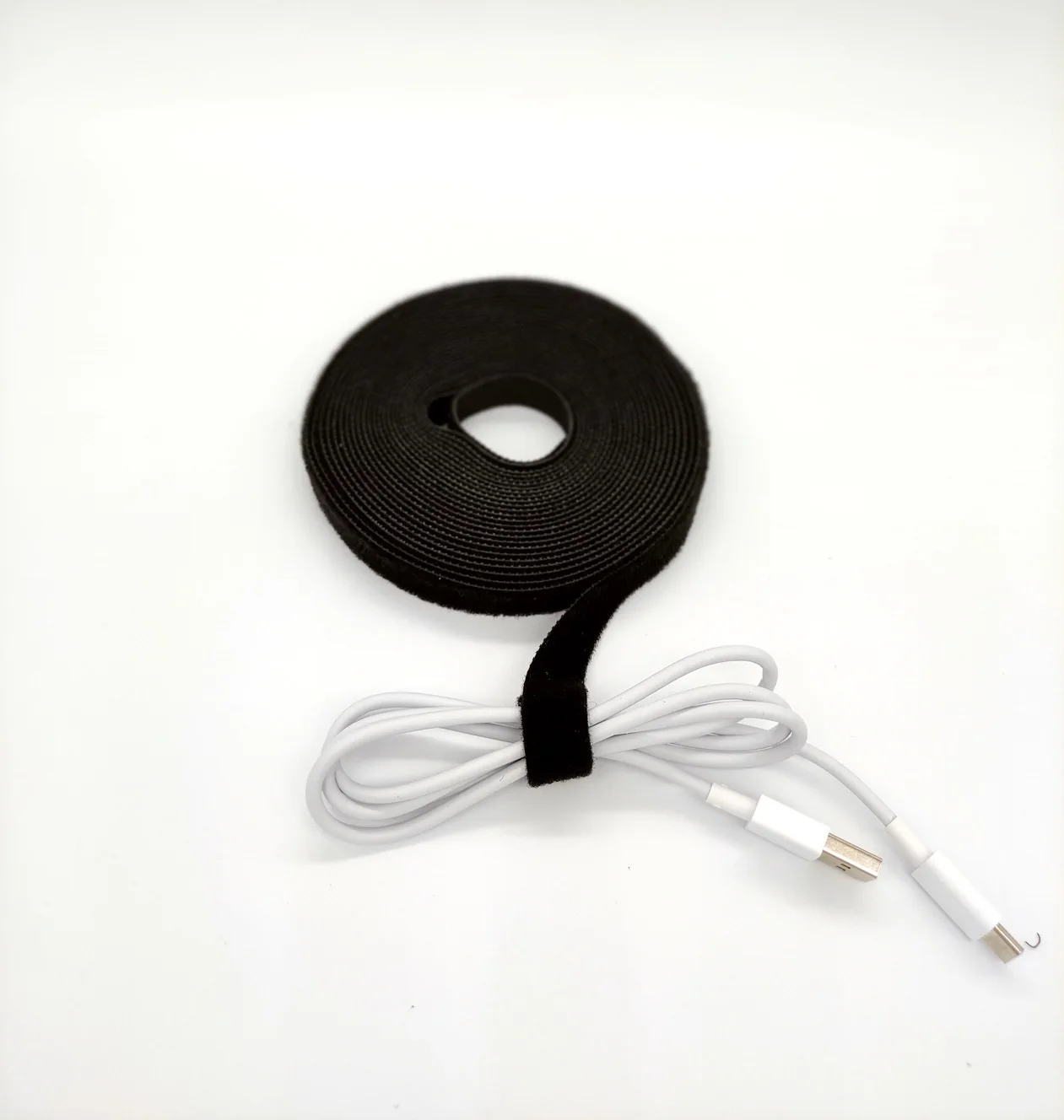 Nylon Velcros Adhesive Fastener Tape Magic Hooks Loops Cable Ties Clip Wire Line Finishing Velcroing Strap Sticky Ribbon
Nylon Velcros Adhesive Fastener Tape Magic Hooks Loops Cable Ties Clip Wire Line Finishing Velcroing Strap Sticky Ribbon