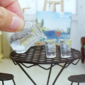 1 set 1/12 Dollhouse Miniature Accessories Mini Resin lemonade Kettle Cup Set Simulation Drink Model Toys for Doll House Decor
1 set 1/12 Dollhouse Miniature Accessories Mini Resin lemonade Kettle Cup Set Simulation Drink Model Toys for Doll House Decor