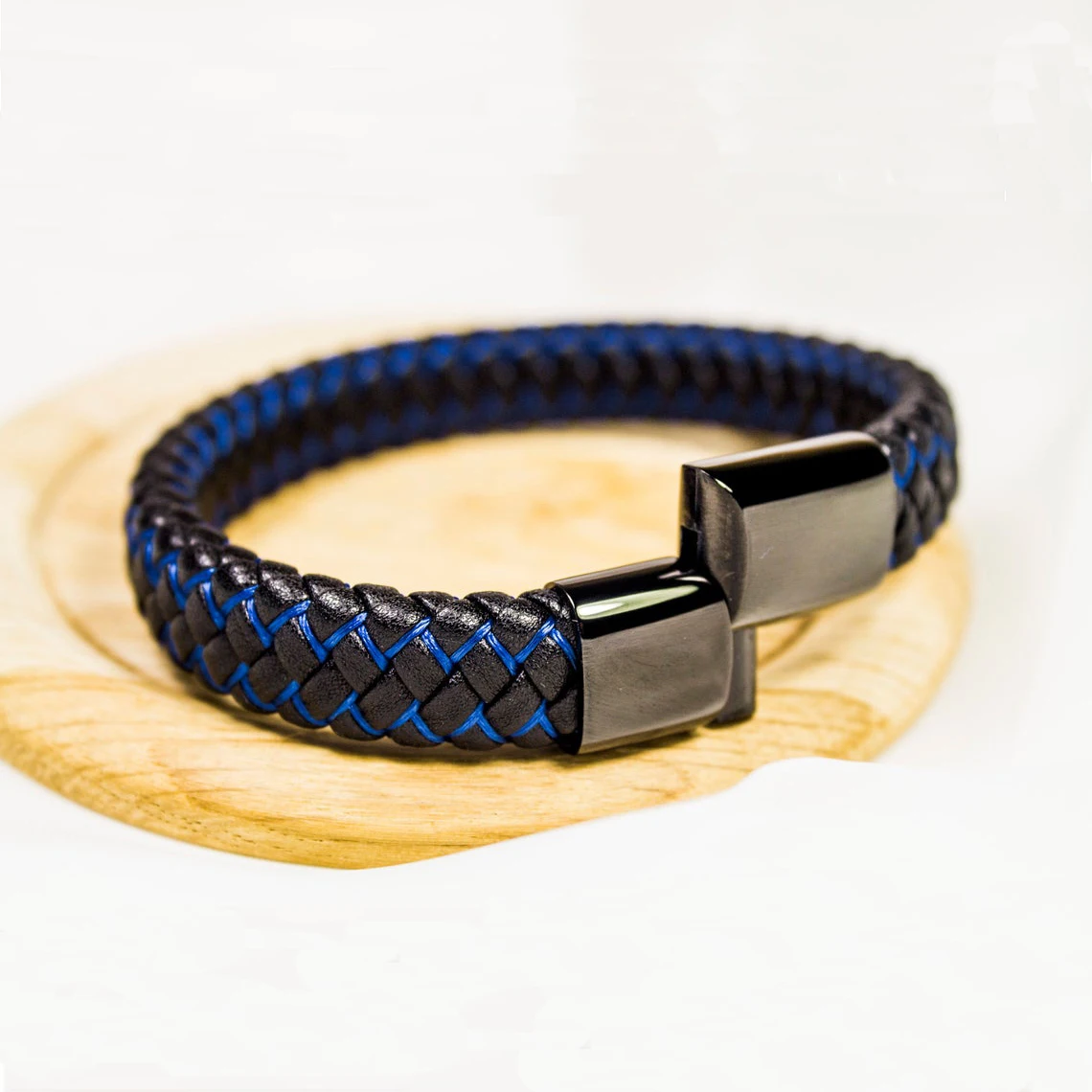 Engrave Name Date Braided Leather Bracelet Personality Stainless Steel Magnet Buckle Customized Bangle Men Women Jewelry
Engrave Name Date Braided Leather Bracelet Personality Stainless Steel Magnet Buckle Customized Bangle Men Women Jewelry