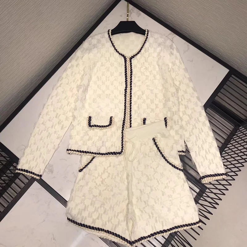 Women Autumn Solid Set Two Piece Set Women Pants And Top 2019 Long Sleeve Jacket And Wide Leg Shorts Suit
Women Autumn Solid Set Two Piece Set Women Pants And Top 2019 Long Sleeve Jacket And Wide Leg Shorts Suit