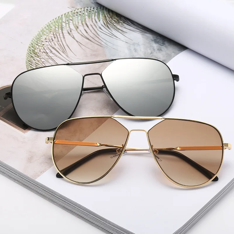 2020 Fashion Men Drivers Driving Sunglasses Vintage Woman Sunglasses Metal Reflective Flat Tourism Sunglasses Multi-color Style
2020 Fashion Men Drivers Driving Sunglasses Vintage Woman Sunglasses Metal Reflective Flat Tourism Sunglasses Multi-color Style