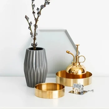 Nordic Ins Style Copper Circular Storage Tray Sundries Metal Tray Brass Home Office Storage Kitchen Decoration Crafts Ornament
Nordic Ins Style Copper Circular Storage Tray Sundries Metal Tray Brass Home Office Storage Kitchen Decoration Crafts Ornament