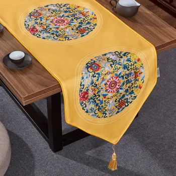 High-end luxury Chinese traditional style linen Decorated with tassels table runner
High-end luxury Chinese traditional style linen Decorated with tassels table runner