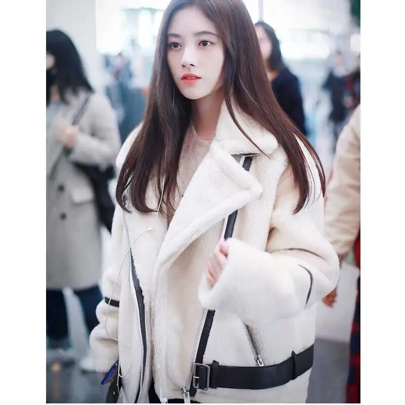 Star Ju Jing Yi Celebrity Style Lambs Wool Coat Female Winter Off-white Loose-Fit Short Cotton Coat Women's Thick Jackets
Star Ju Jing Yi Celebrity Style Lambs Wool Coat Female Winter Off-white Loose-Fit Short Cotton Coat Women's Thick Jackets