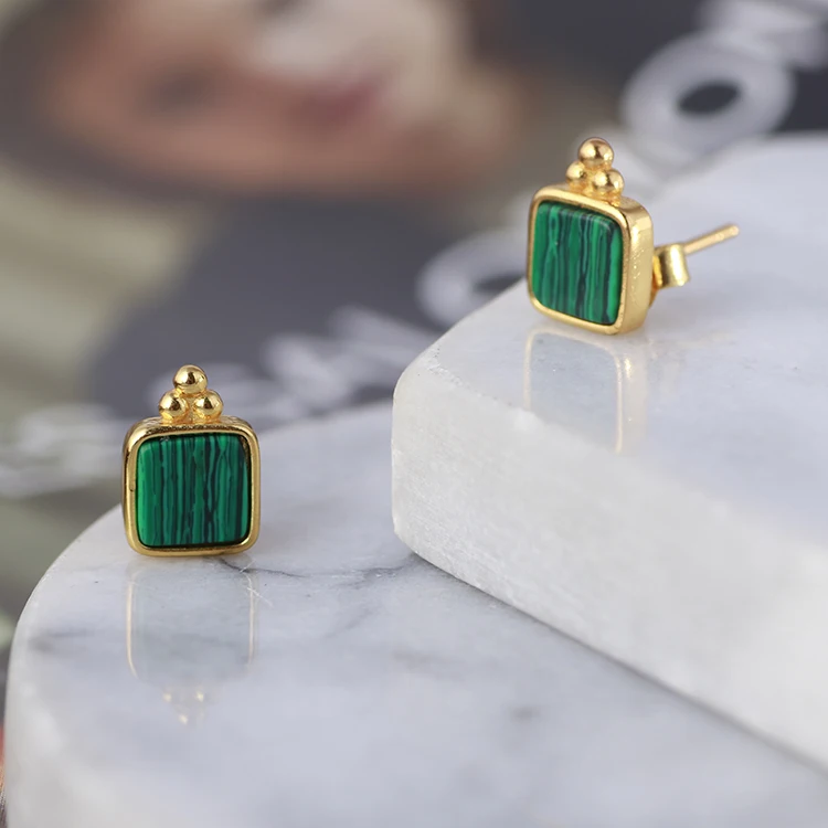 Fashionable Simple Net Red Square Mini-cute Ear Nail Gift with Small and Delicate Mosaic Malachite Square earrings
Fashionable Simple Net Red Square Mini-cute Ear Nail Gift with Small and Delicate Mosaic Malachite Square earrings