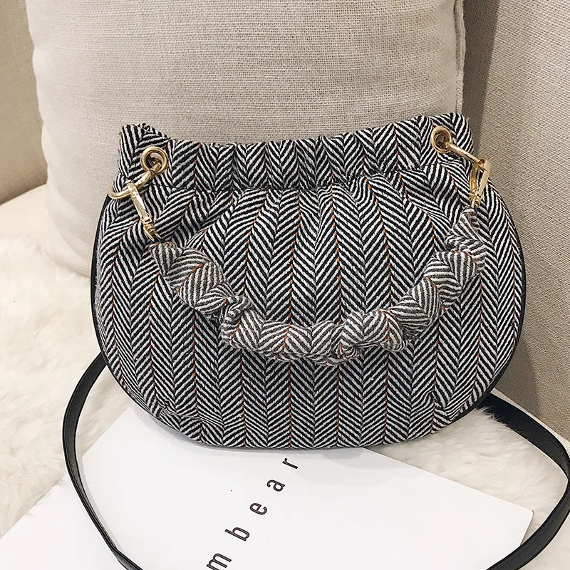 Korean-style Canvas Semi-Circular Shell-Type Shopping Bag MORI Series Pleated Shoulder Oblique WOMEN'S Bag
Korean-style Canvas Semi-Circular Shell-Type Shopping Bag MORI Series Pleated Shoulder Oblique WOMEN'S Bag
