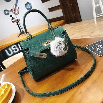 2020 Women's New Solid Color and Simple Shoulder Bag Fashion Messenger Bag Plaid Soft Face Women's Handbags
2020 Women's New Solid Color and Simple Shoulder Bag Fashion Messenger Bag Plaid Soft Face Women's Handbags