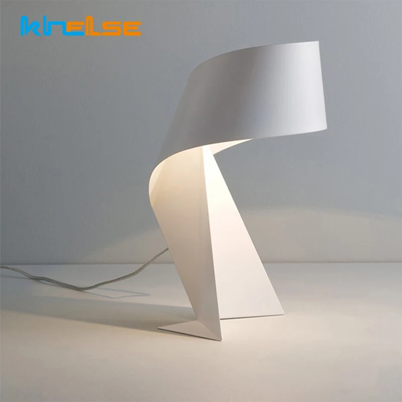 Nordic Creative Modern Minimalist Black and White Origami Table Lamp E27 LED Decorative Light for Living room Bed room Lighting
Nordic Creative Modern Minimalist Black and White Origami Table Lamp E27 LED Decorative Light for Living room Bed room Lighting