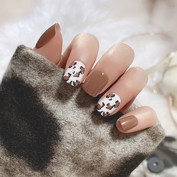 24pcs/box Leopard Pattern fake nail with designs and glue Coffee Color Short Nail tips Full Cover Finger press on nails for girl
24pcs/box Leopard Pattern fake nail with designs and glue Coffee Color Short Nail tips Full Cover Finger press on nails for girl
