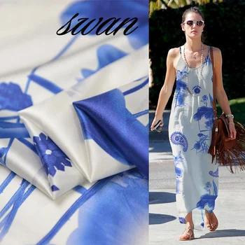 100cm * 105cm Stretch Silk Charmeuse Satin Fabric Chinese Blue White Paisley Material Design
100cm * 105cm Stretch Silk Charmeuse Satin Fabric Chinese Blue White Paisley Material Design