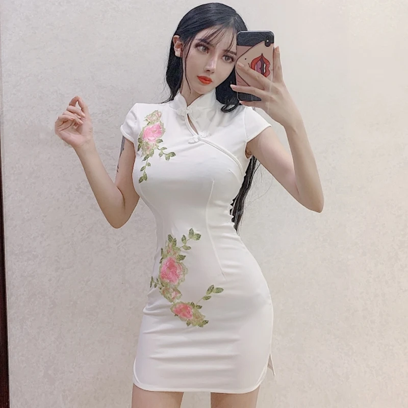 2020 chinese cheongsam bodysuits qipao bodycon sexy hot women short sleeve evening party dresses female flower printing
2020 chinese cheongsam bodysuits qipao bodycon sexy hot women short sleeve evening party dresses female flower printing