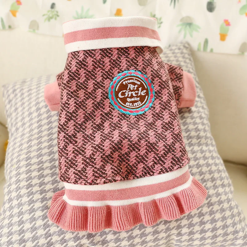 Pet Dog Dresses for 2019 Autumn and Winter Newest College Style Red Color Dog Skirt with Lotus Ear Lace Design Skirt for Dog
Pet Dog Dresses for 2019 Autumn and Winter Newest College Style Red Color Dog Skirt with Lotus Ear Lace Design Skirt for Dog