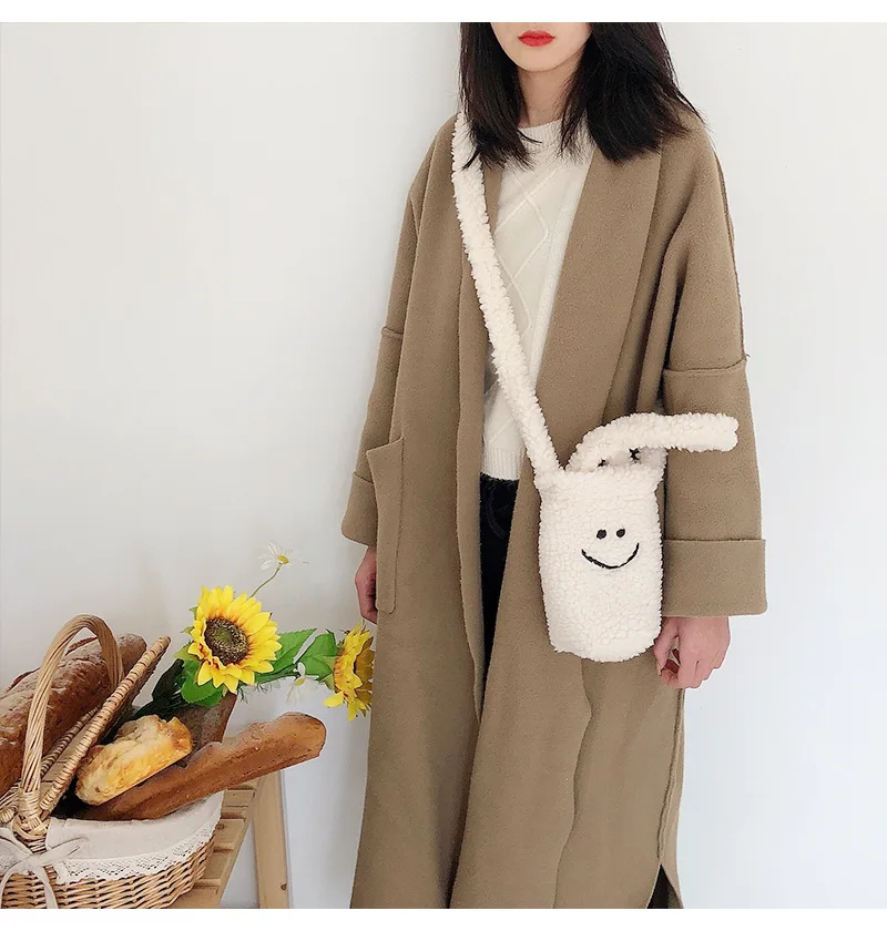 Japanese Kawaii Bag Cute Smiling Face Embroidery Cup-Bag Soft Plush Small Crossbody Bag Women Lamb-like Tote Bag Coin Purses Bag
Japanese Kawaii Bag Cute Smiling Face Embroidery Cup-Bag Soft Plush Small Crossbody Bag Women Lamb-like Tote Bag Coin Purses Bag