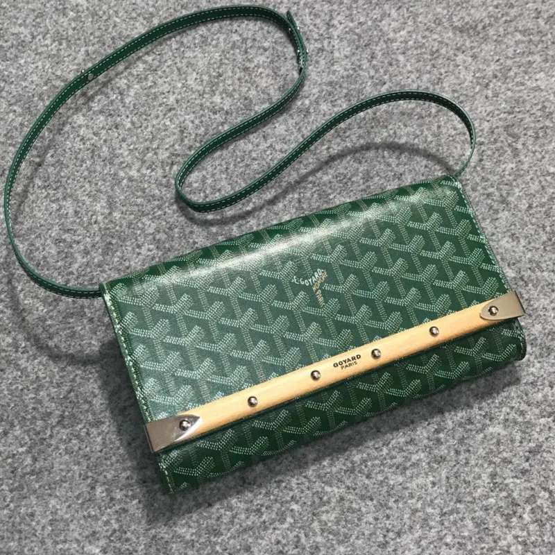 2019 New Shoulder Slung Bag Retro Wood Decoration High-end Temperament Bag 
2019 New Shoulder Slung Bag Retro Wood Decoration High-end Temperament Bag