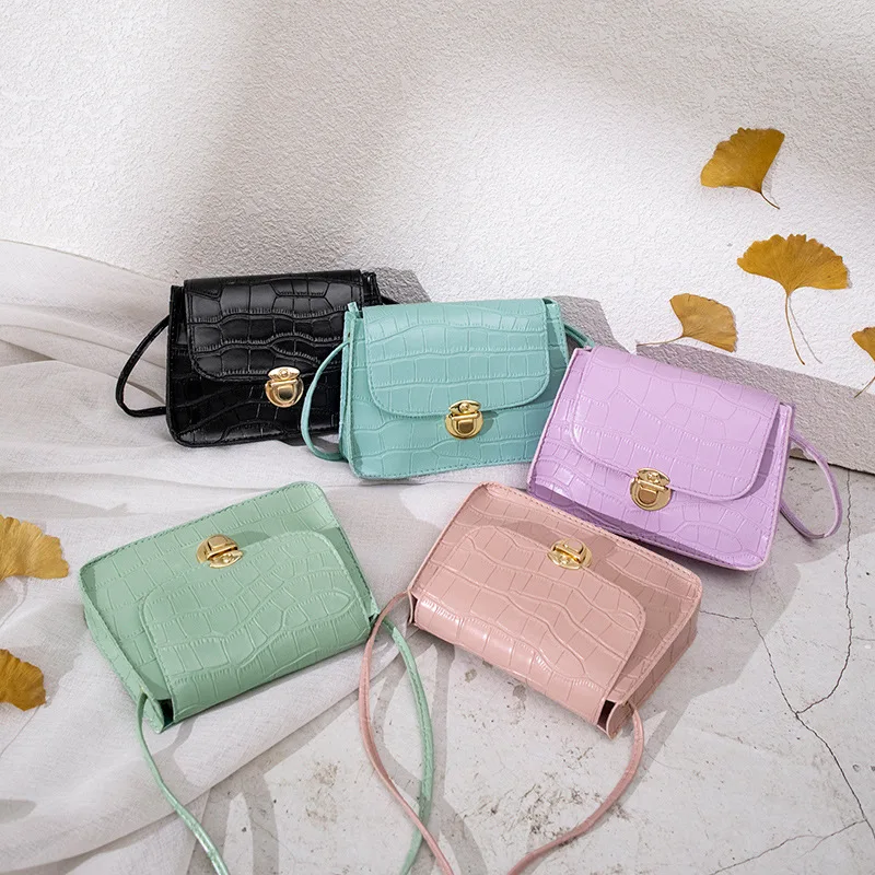 Autumn 2020 PU new Korean version of stone grain single shoulder messenger lock small square bag mobile phone coin purse 31024
Autumn 2020 PU new Korean version of stone grain single shoulder messenger lock small square bag mobile phone coin purse 31024