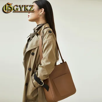 Women's Bucket Bag Genuine Leather Shoulder Bags Autumn and Winter Retrokorean Style Cowhide Luxury Design Large Capacity 2020
Women's Bucket Bag Genuine Leather Shoulder Bags Autumn and Winter Retrokorean Style Cowhide Luxury Design Large Capacity 2020