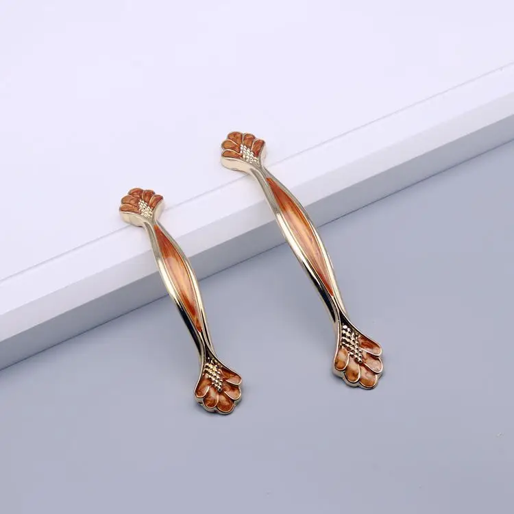 Amber Shoe Cabinet Wardrobe Drawer Handle European Style Minimalist Modern Furniture Hardware Door Handle
Amber Shoe Cabinet Wardrobe Drawer Handle European Style Minimalist Modern Furniture Hardware Door Handle