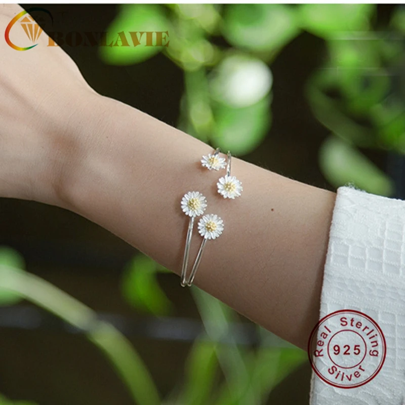 BONLAVIE Daisy Bracelet Female Models Sweet Fashion New Silver-plated Jewelry Sun Flower Opening Bracelet Bracelet Women
BONLAVIE Daisy Bracelet Female Models Sweet Fashion New Silver-plated Jewelry Sun Flower Opening Bracelet Bracelet Women