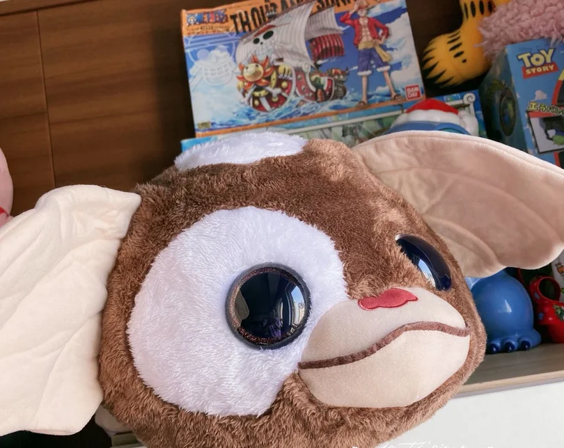gizmo cuddly toy